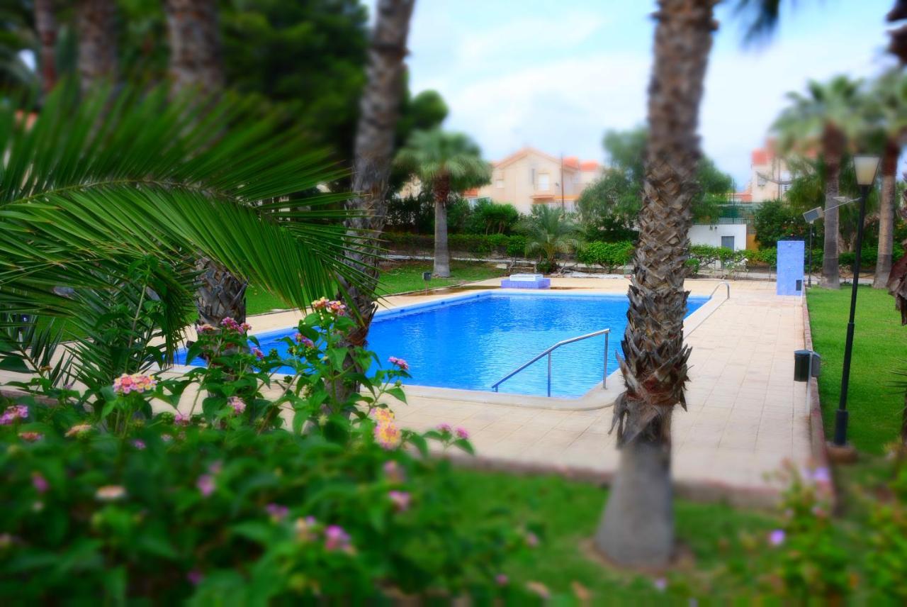 Palmeras, Piscina, Campo De Futbol Y Jardin Privados * Mazarrón