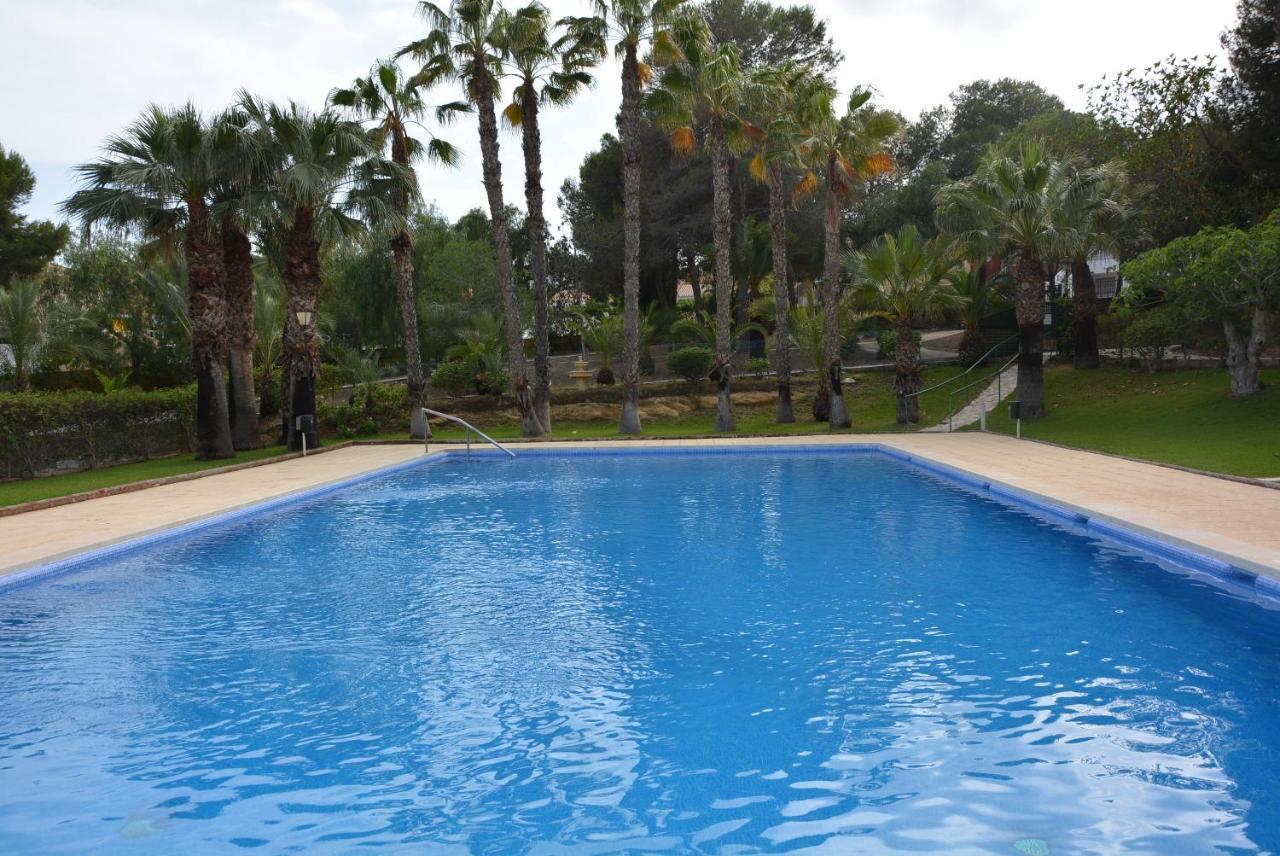 Hébergement de vacances Palmeras, Piscina, Campo De Futbol Y Jardin Privados